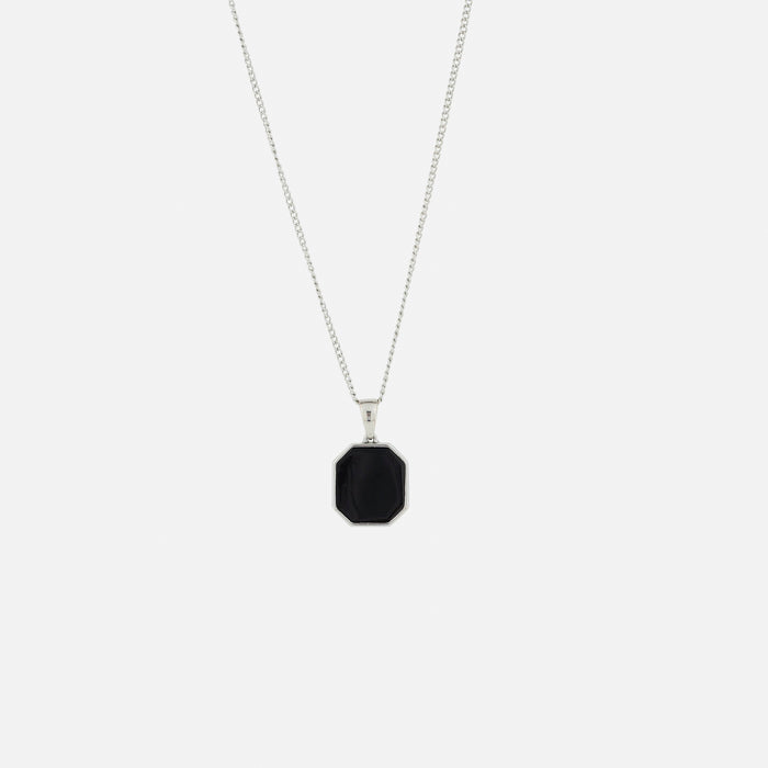 Collana con pendente laccato nero